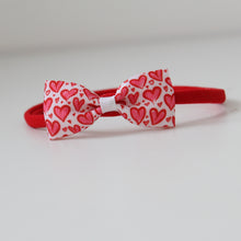 Load image into Gallery viewer, Heart ribbon pinch headband