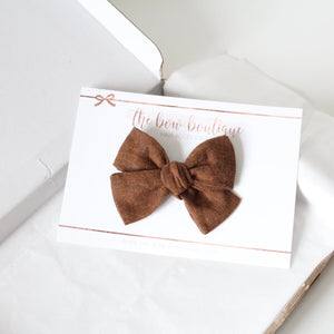 Chocolate mini sweetheart bows