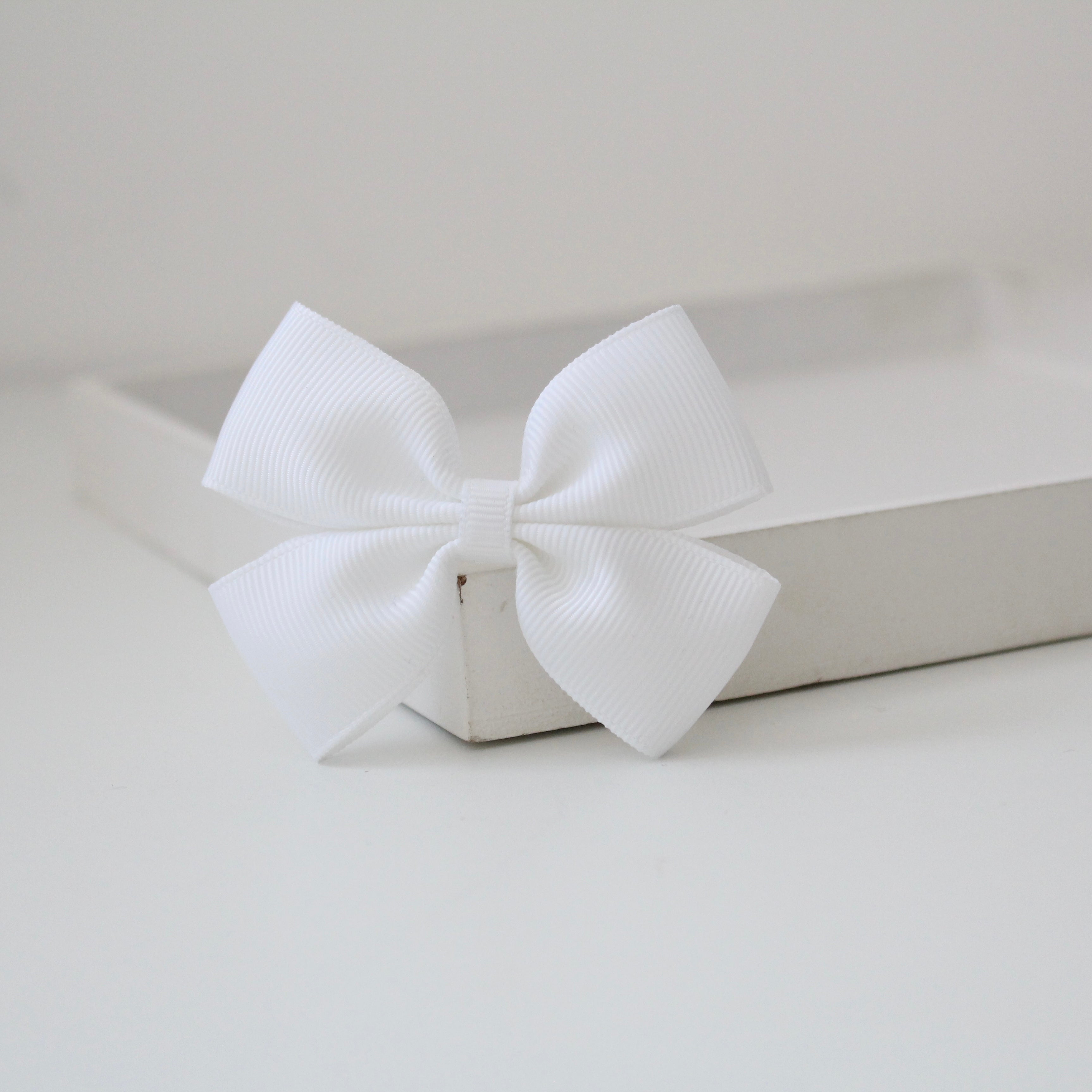 Double pinch ribbon bows | 32 colours | Clip or bobble
