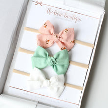 Load image into Gallery viewer, Sweetheart bow set