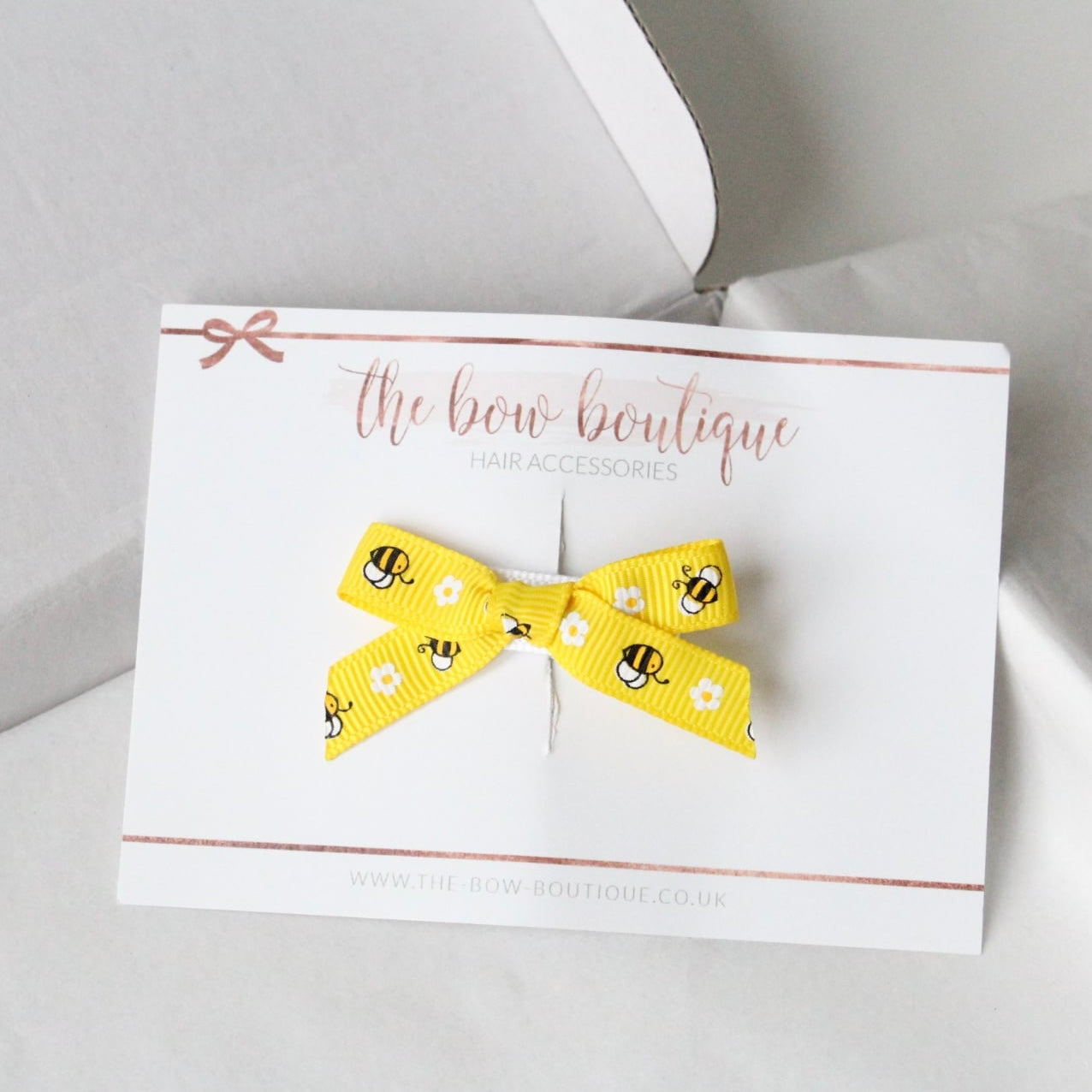 Bee ribbon bow