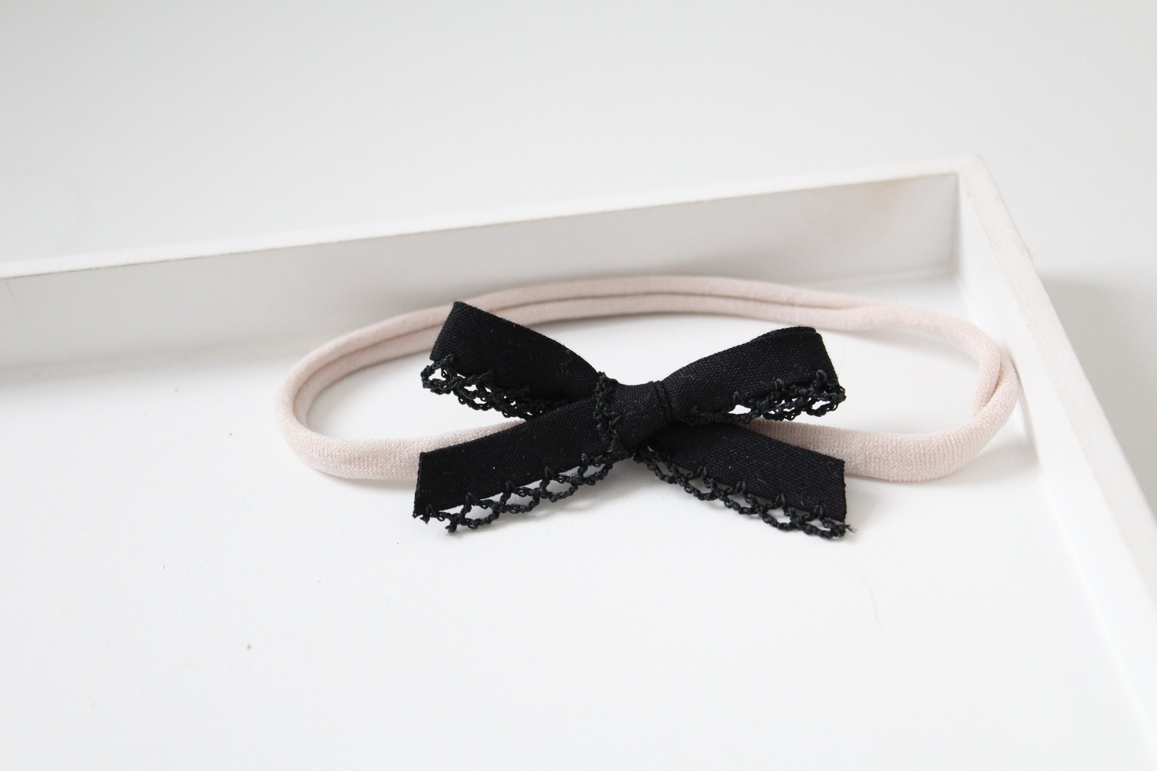 Hand tied bows | 16 Colours