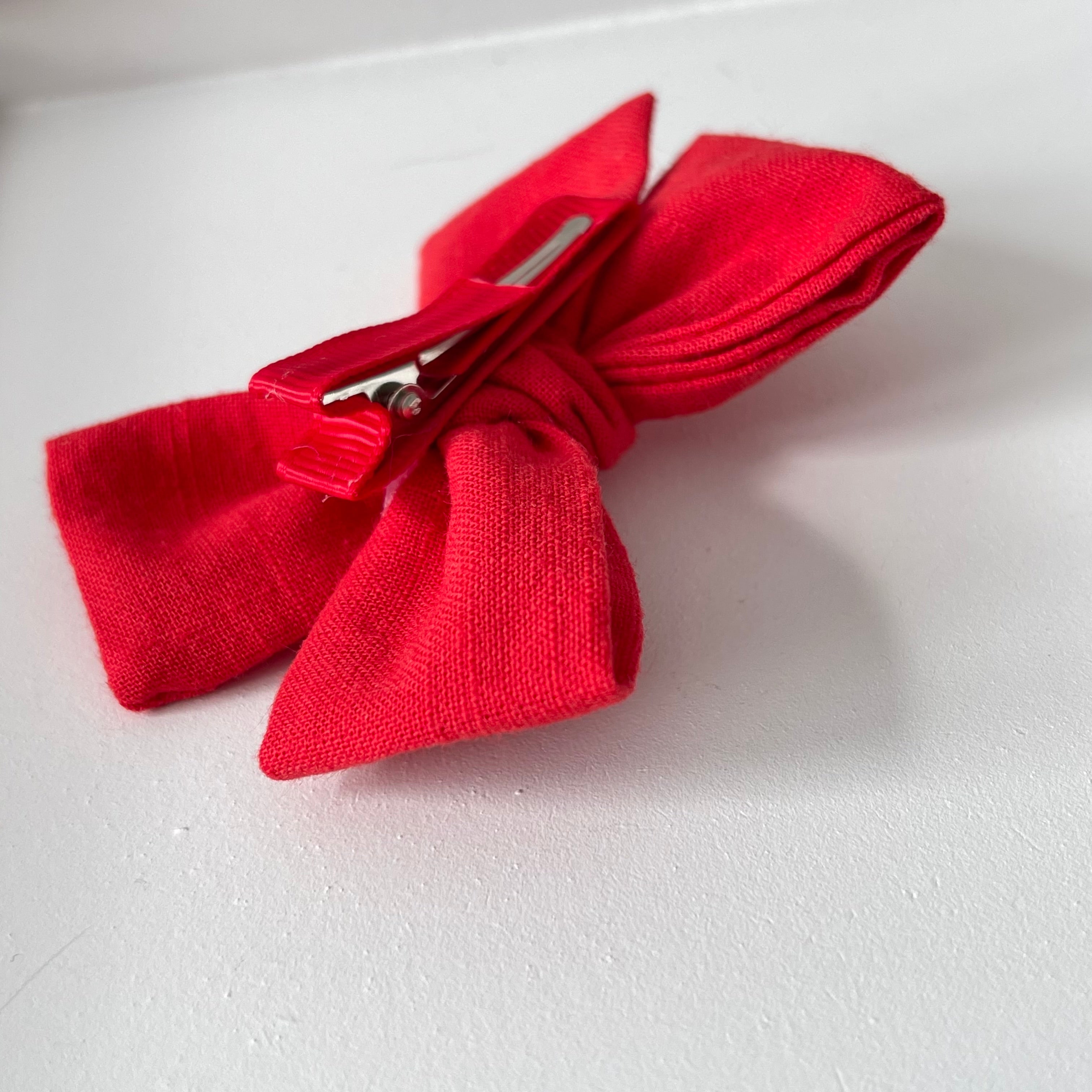 Red bows | 3 Bow styles | Option to personalise | Clip, headband or bobble