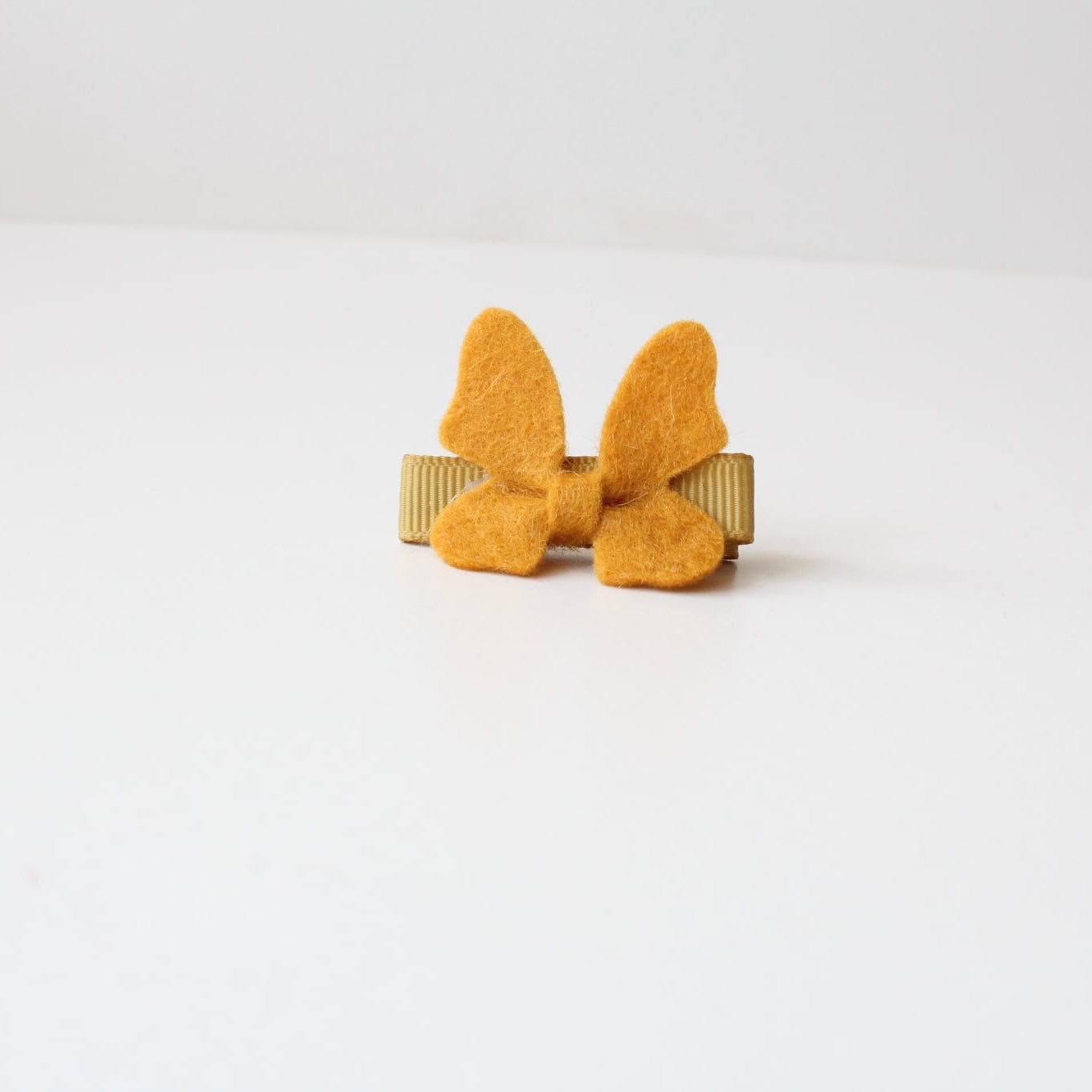 Felt butterflys on lined clip | 26 Colours