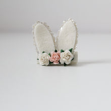 Load image into Gallery viewer, Cream bunny ear clip