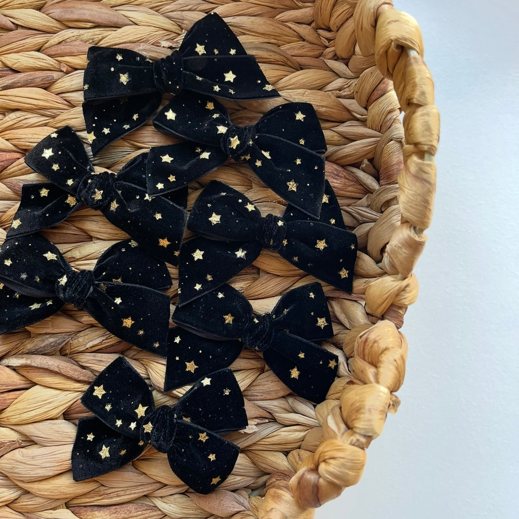 Black velvet ribbon star bow