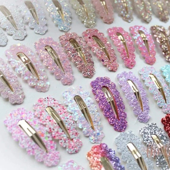Surprise snappy clips