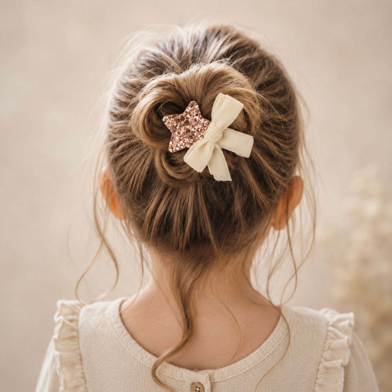 Velvet star bow | Cream