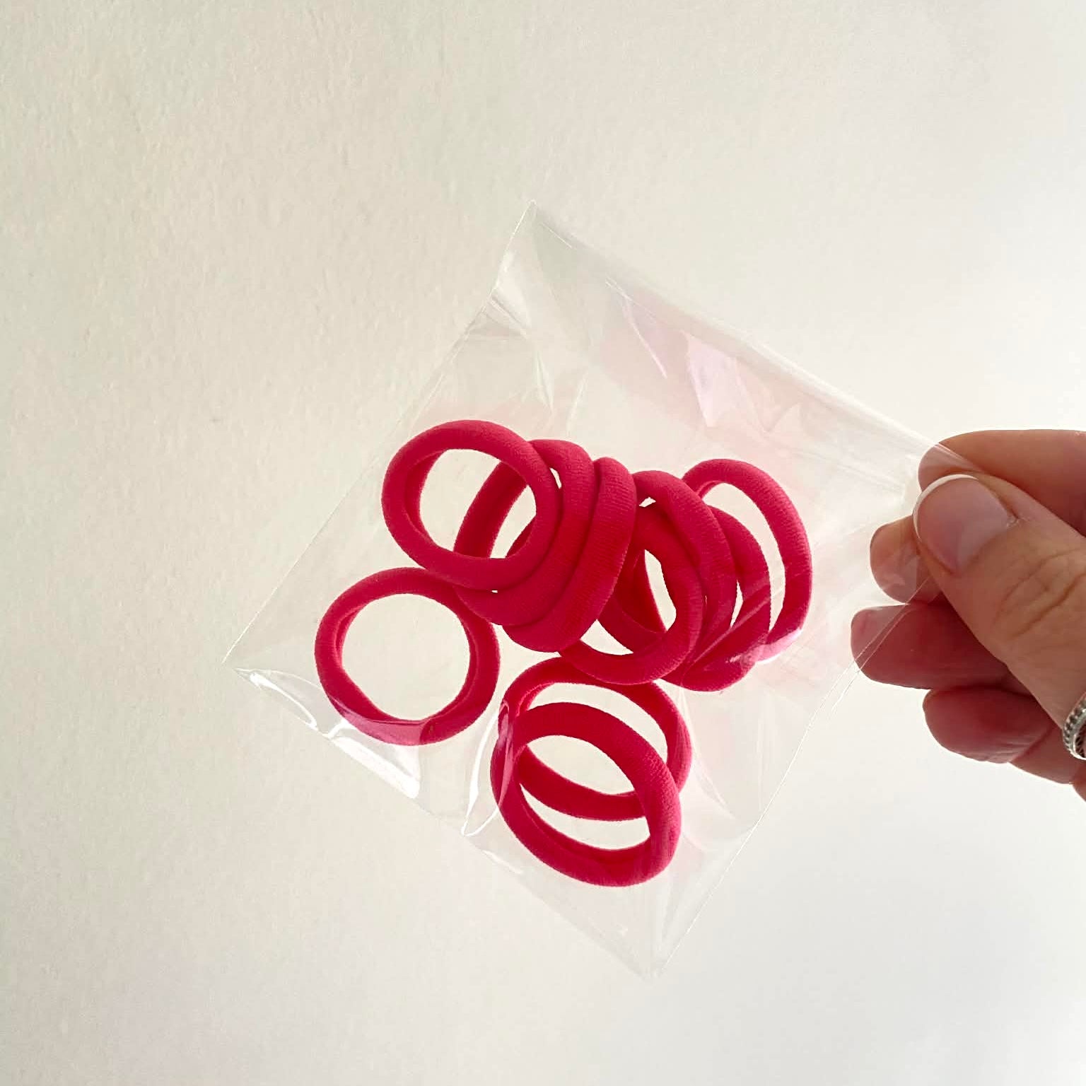 Hot pink nylon bobbles x 10 | Standard size