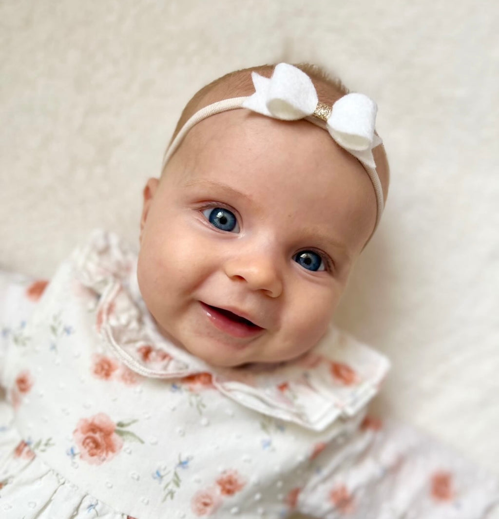 Small vintage bows with gold centre  | 12 Colours | Clip or headband