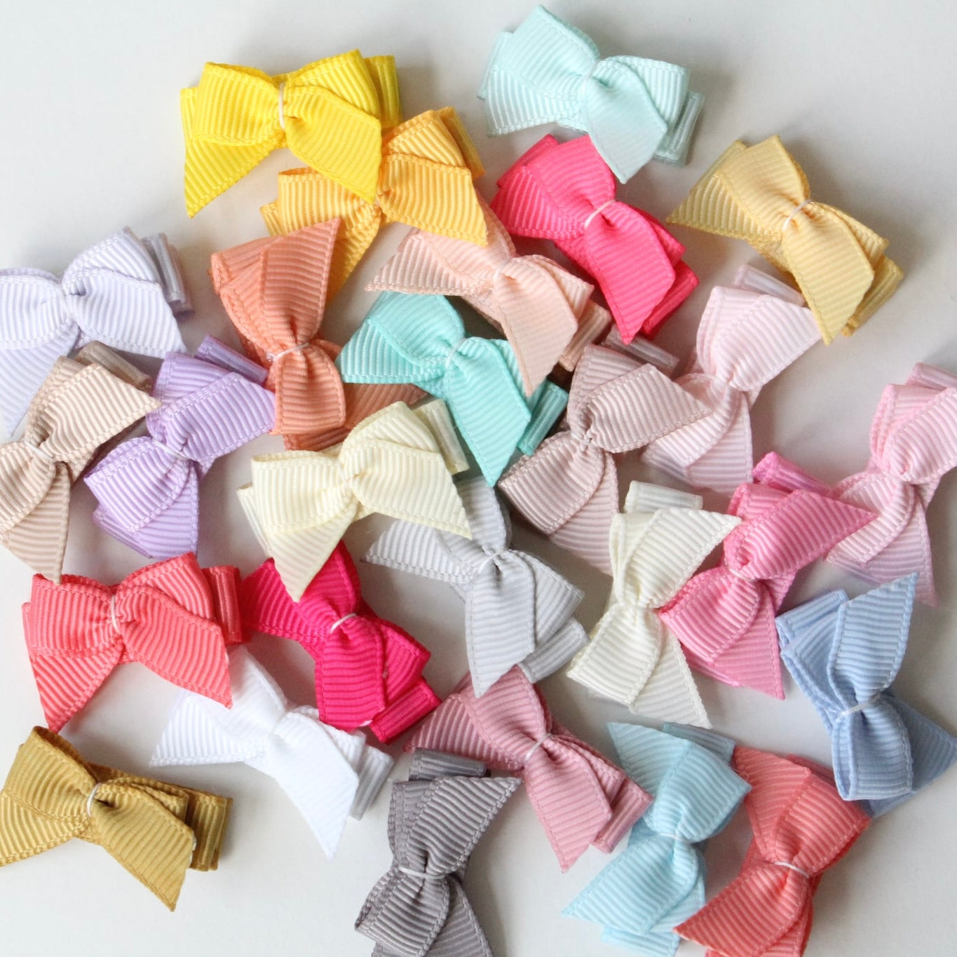 Darling petite bows | 41 Colours | Clips or bobbles