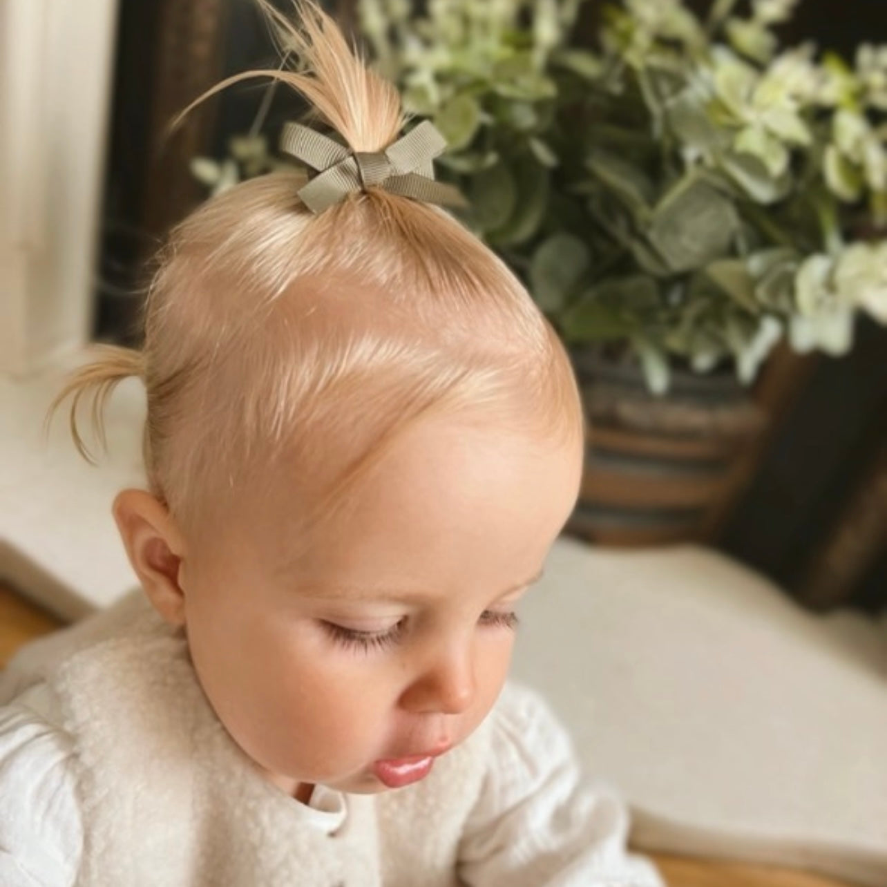 Hand tied ribbon bow clips | 41 Colours