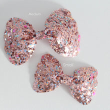 Load image into Gallery viewer, Dusky scalloped glitter bows