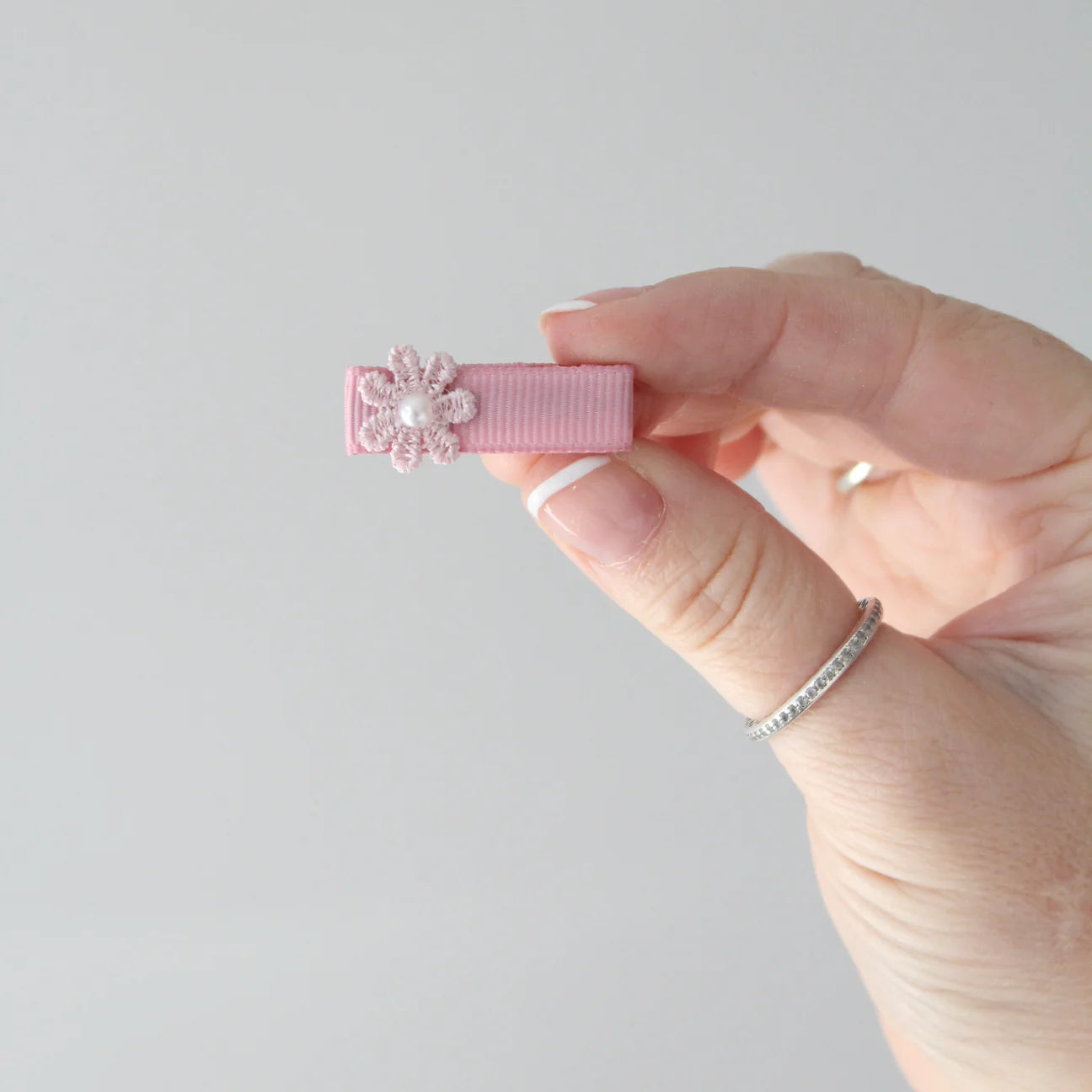 My first delicate flower clip | 4 Colours