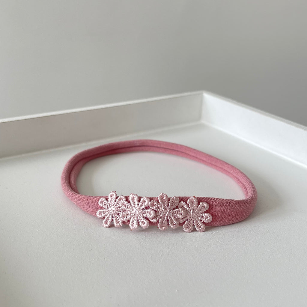Dusky delicate daisy flowers | Clip or headband