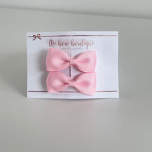 Load image into Gallery viewer, School collection pinch bows