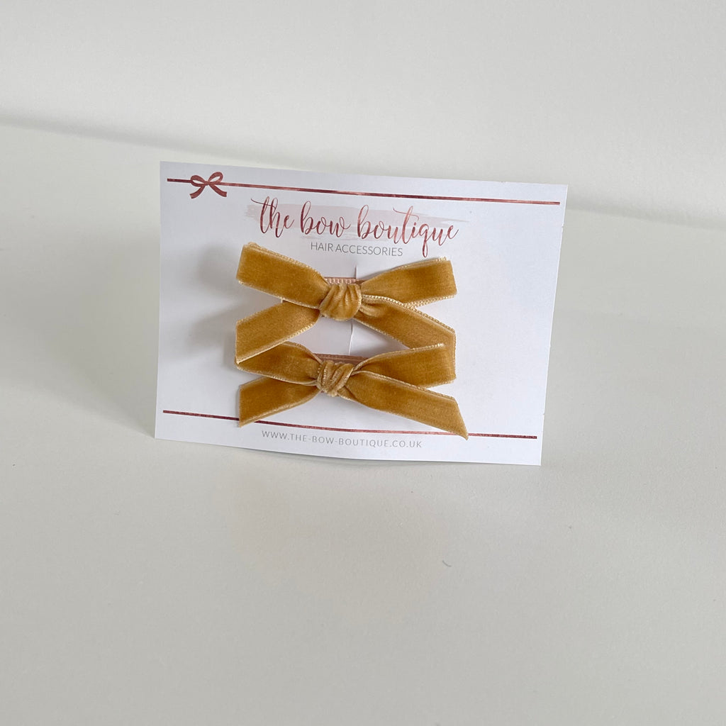 Mini velvet bows | 16 Colours | Clip or headband