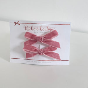 My first mini velvet bows - 14 Colours