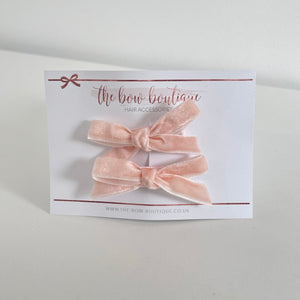 My first mini velvet bows - 14 Colours