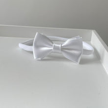 Load image into Gallery viewer, White satin bows - Occasion