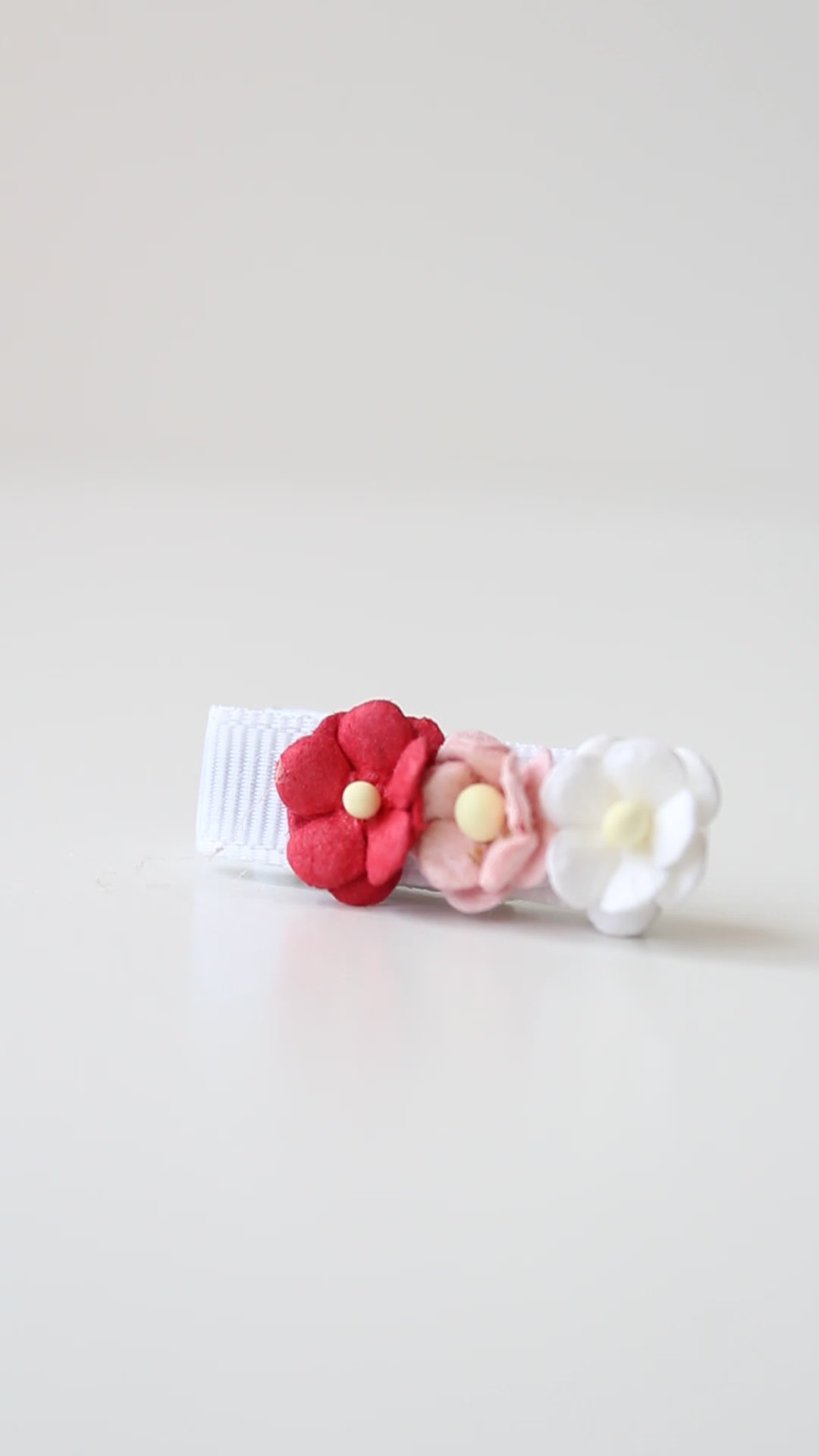 My first flower clip | White, pink & red