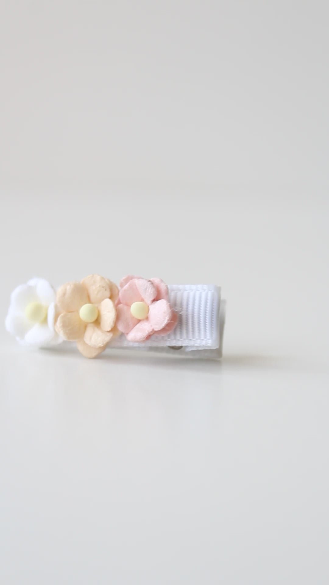 My first flower clip | White, cream & pink