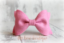 Load image into Gallery viewer, Large luxury felt bows (25 Colours)