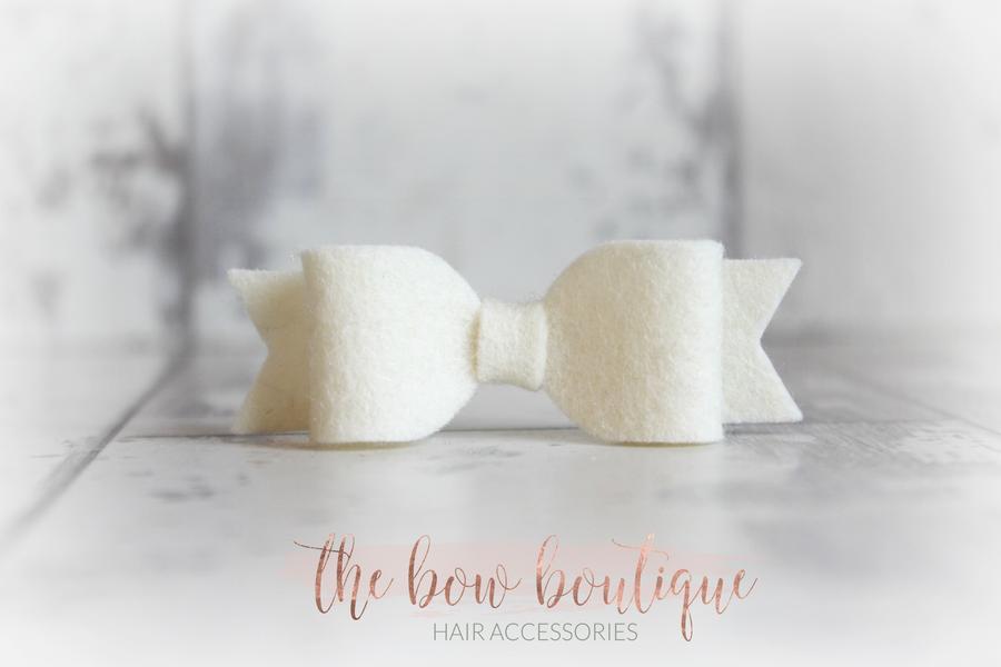 Small felt bows | 25 Colours | Clip or headband