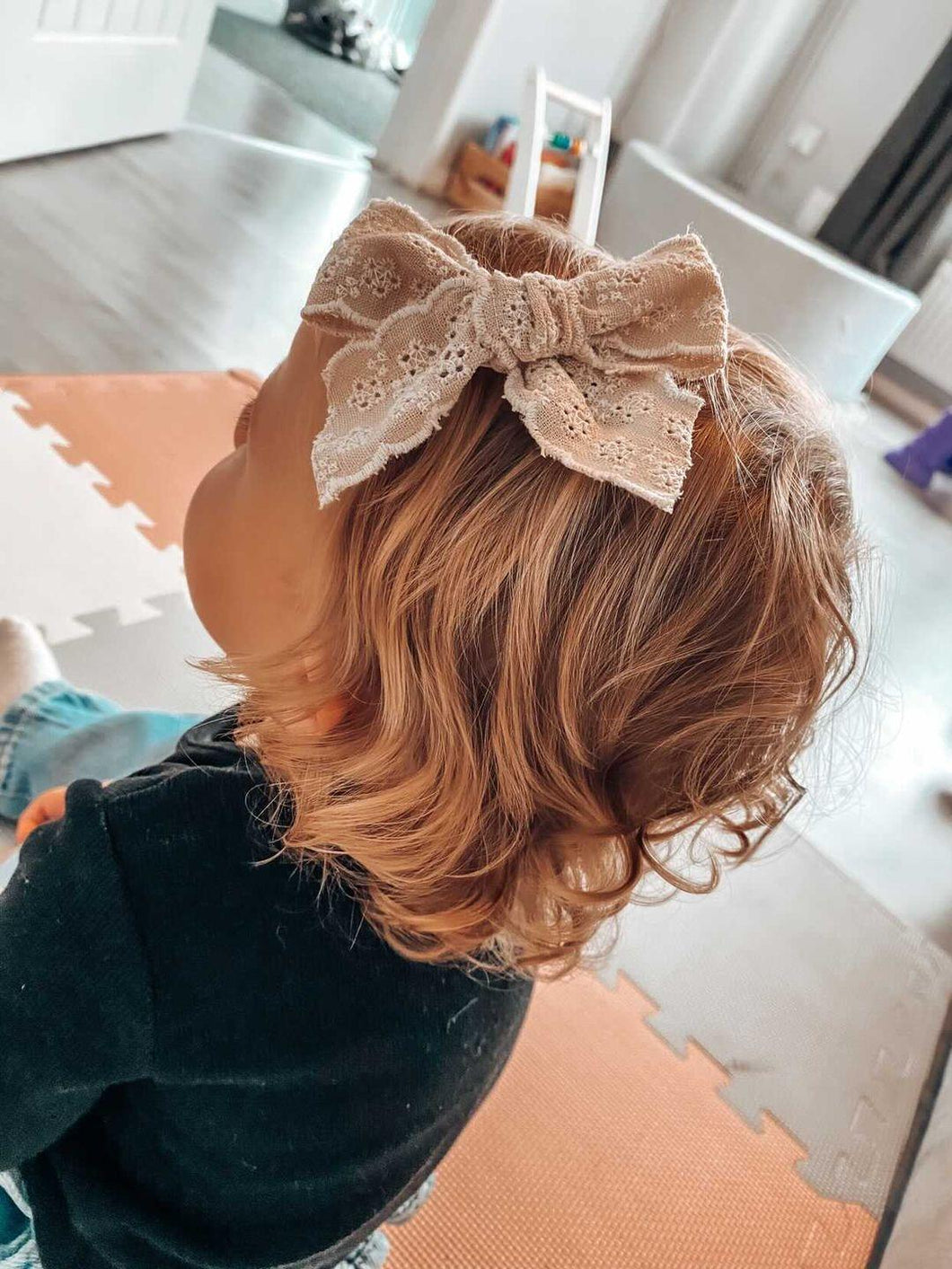 Vintage lace bows