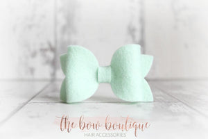 Medium deluxe felt bows (25 Colours)