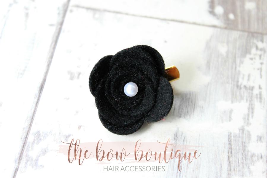 Large felt flower clips with pearl (26 Colours)