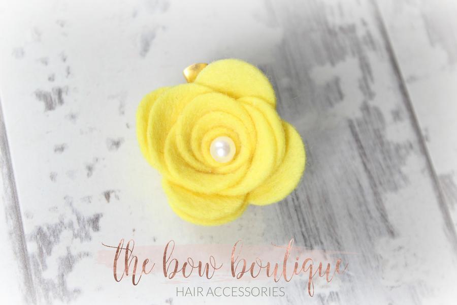 Large felt flower clips with pearl (26 Colours)