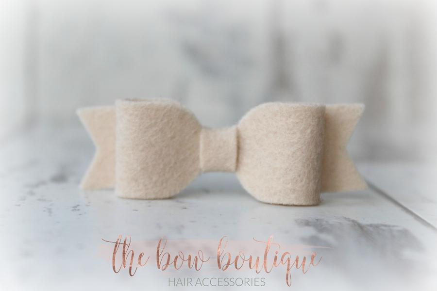 Small felt bows | 25 Colours | Clip or headband