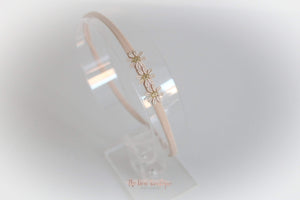 Delicate beige & gold daisy flowers - Clip or headband