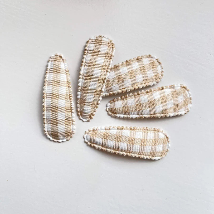 Embroidered snappy clips