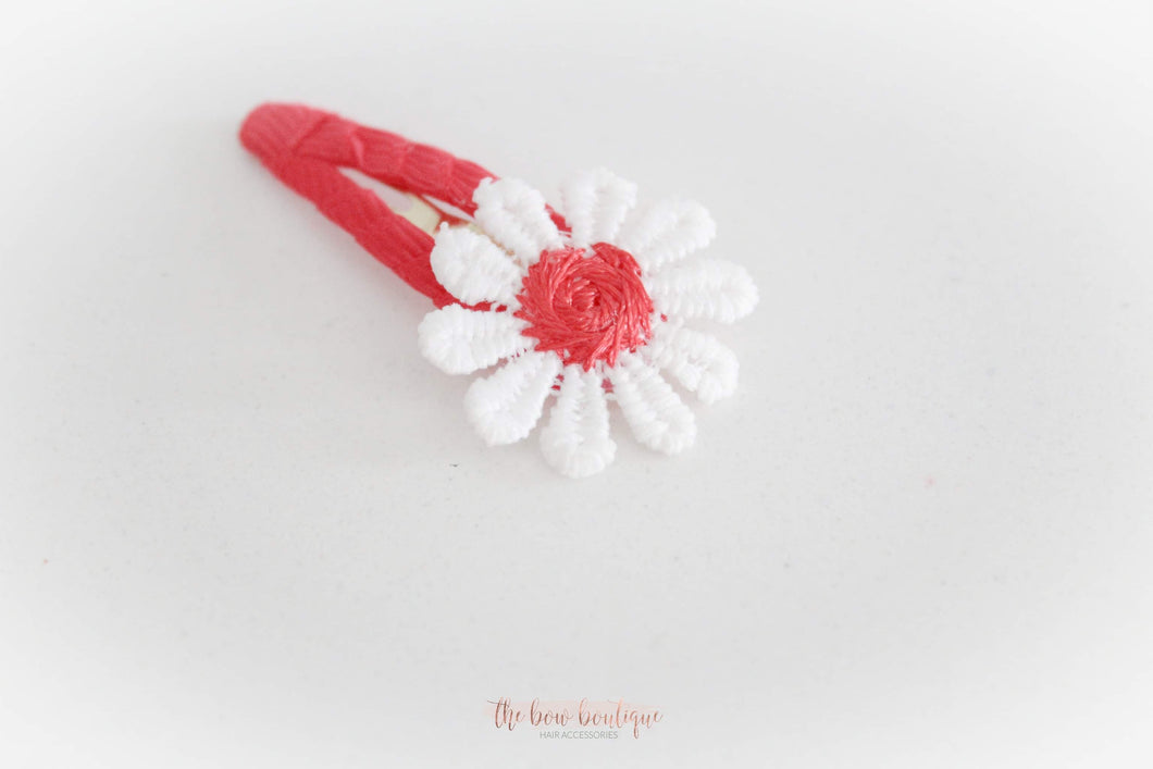 Red daisy flowers I clip or headband