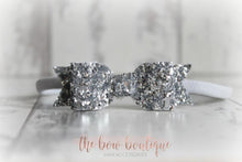 Load image into Gallery viewer, Silver small glitter bows