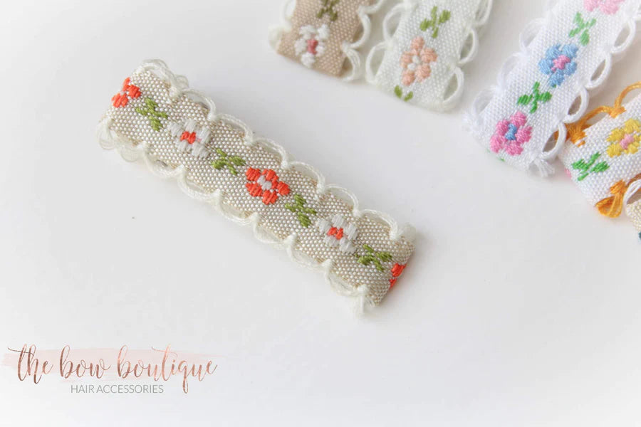 Embroidered floral lined clip | 9 colours I 2 Sizes