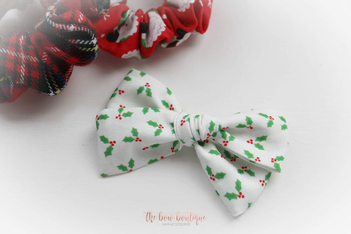 Christmas holly mini sweetheart bow | Clip, headband or bobble
