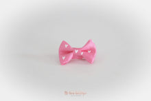 Load image into Gallery viewer, Heart pinch bows