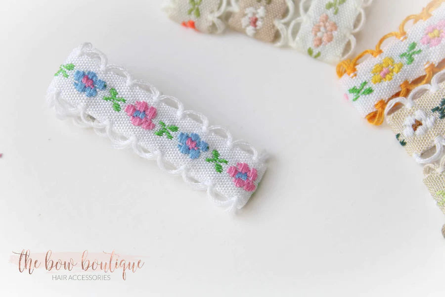 Embroidered floral lined clip | 9 colours I 2 Sizes
