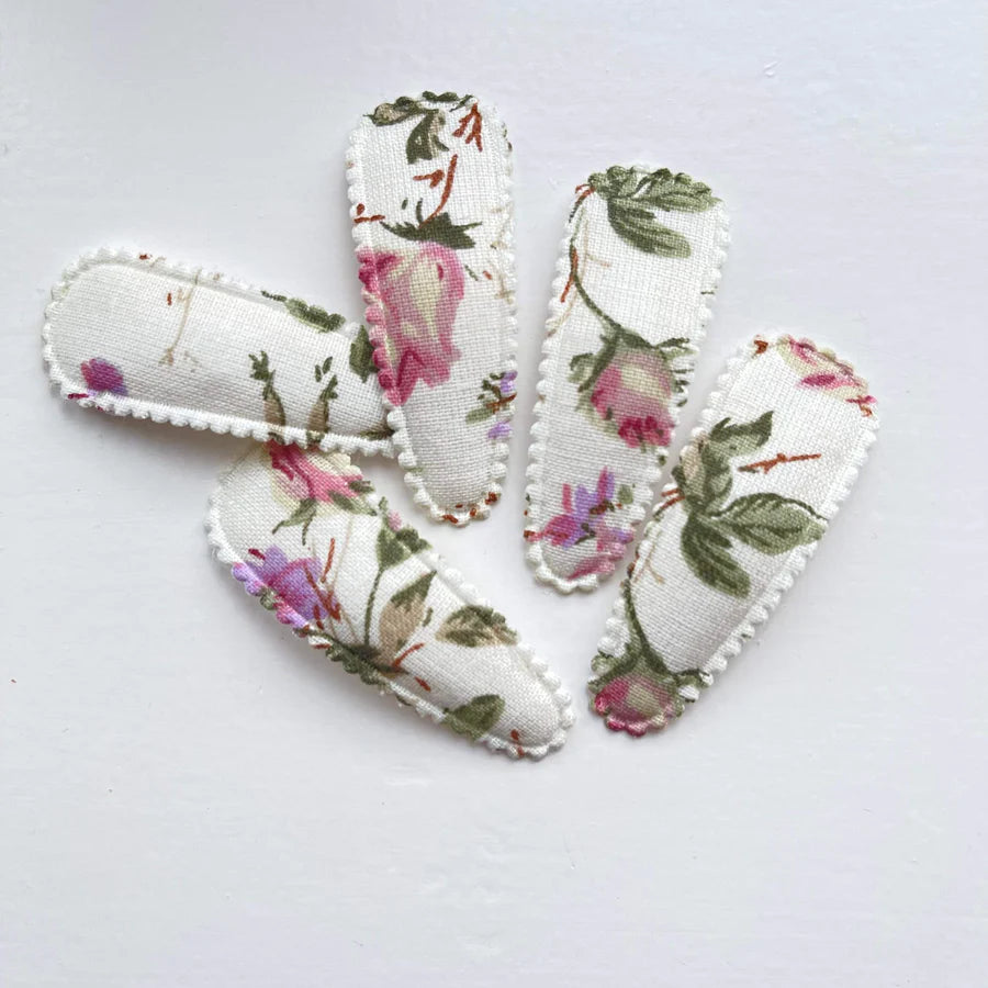 Embroidered snappy clips