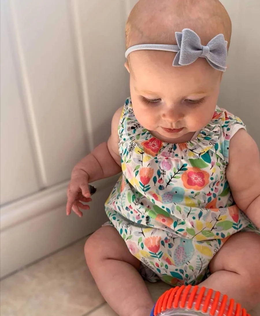 Small luxury felt bows | 25 Colours | Clip or headband