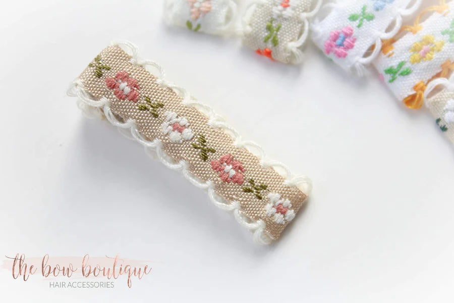 Embroidered floral lined clip | 9 colours I 2 Sizes