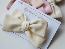 Load image into Gallery viewer, Mini sweetheart bows - 10 Colours