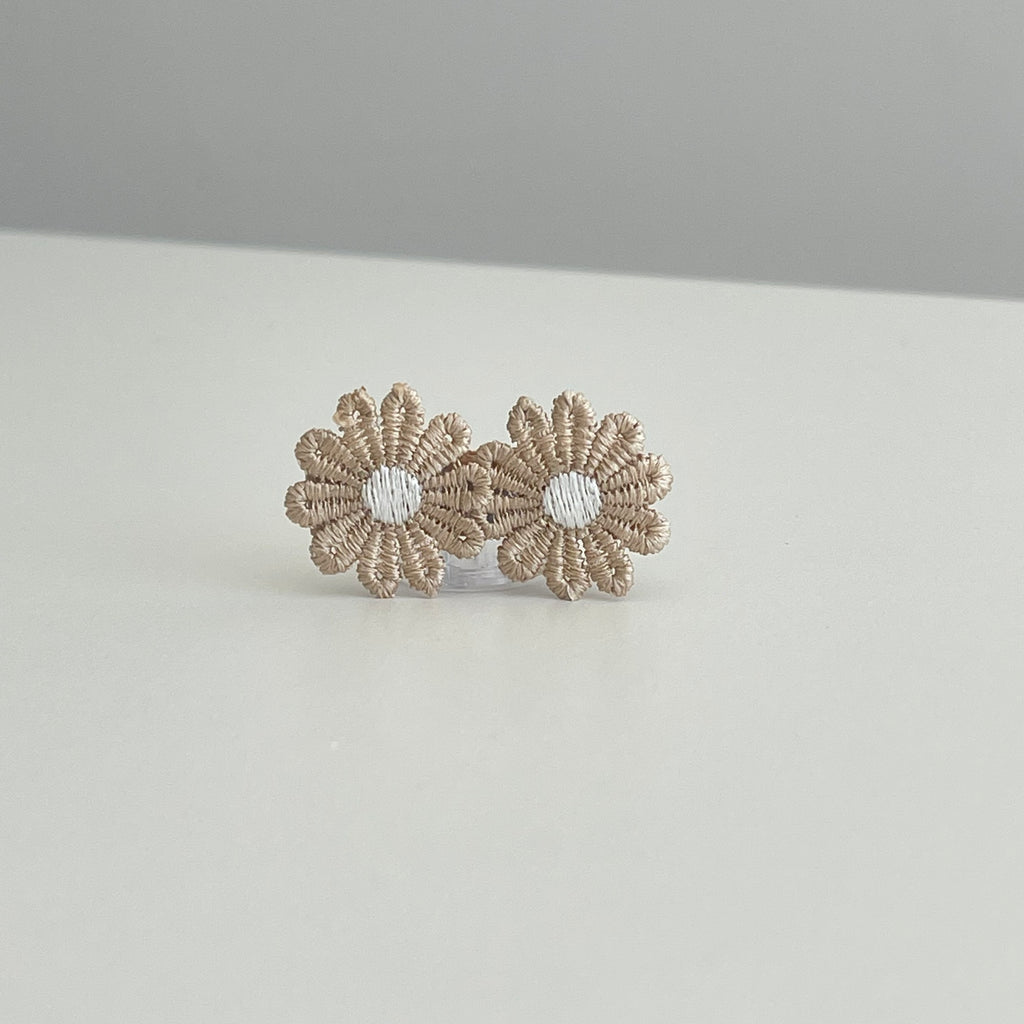 Large delicate flower clip