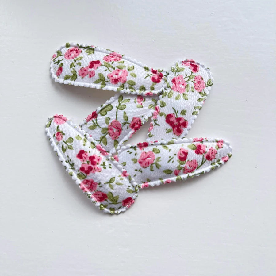 Embroidered snappy clips