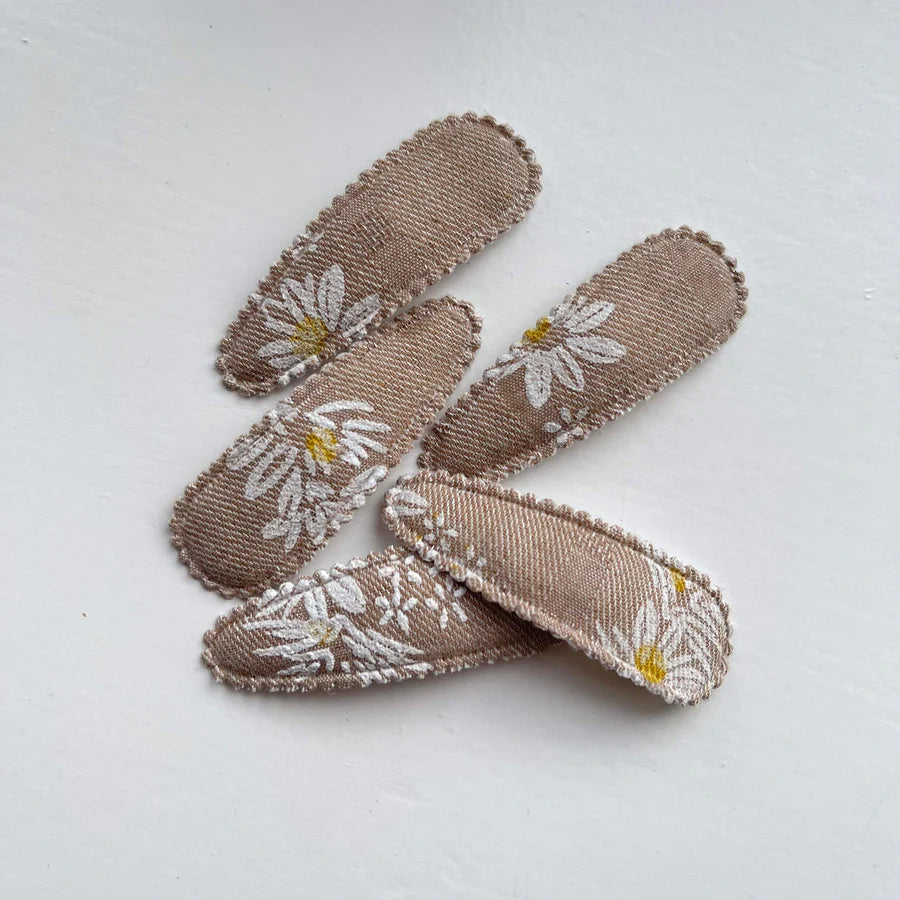 Embroidered snappy clips