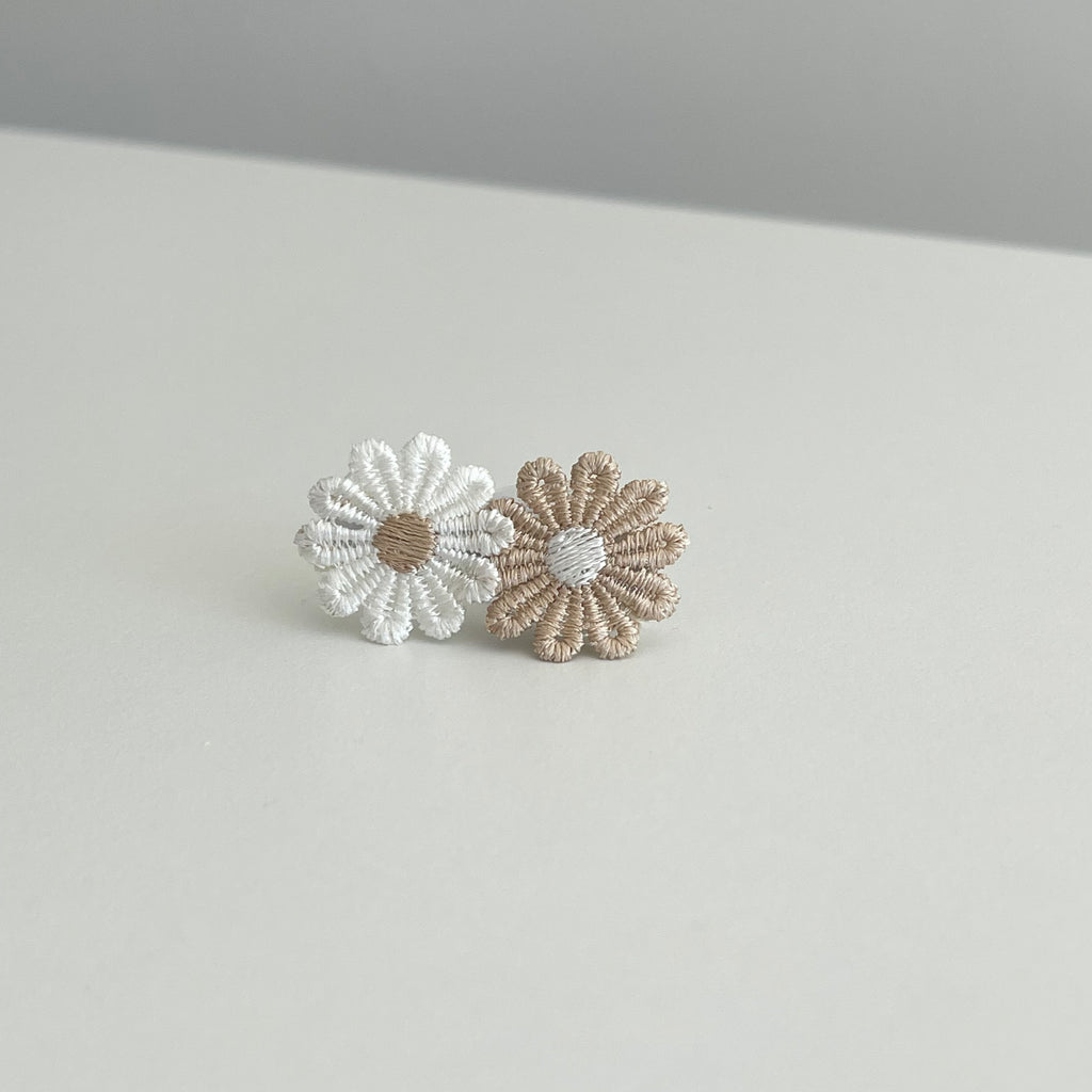 Large delicate flower clip