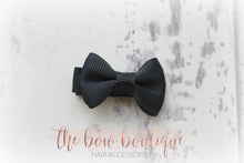 Load image into Gallery viewer, My first black mini pinch bow - Clips or bobbles.